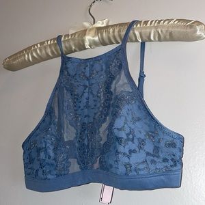 Brallet & cheeky pantie